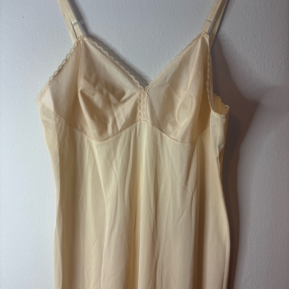Vintage Vanity Fair Pale Yellow Women's Slip